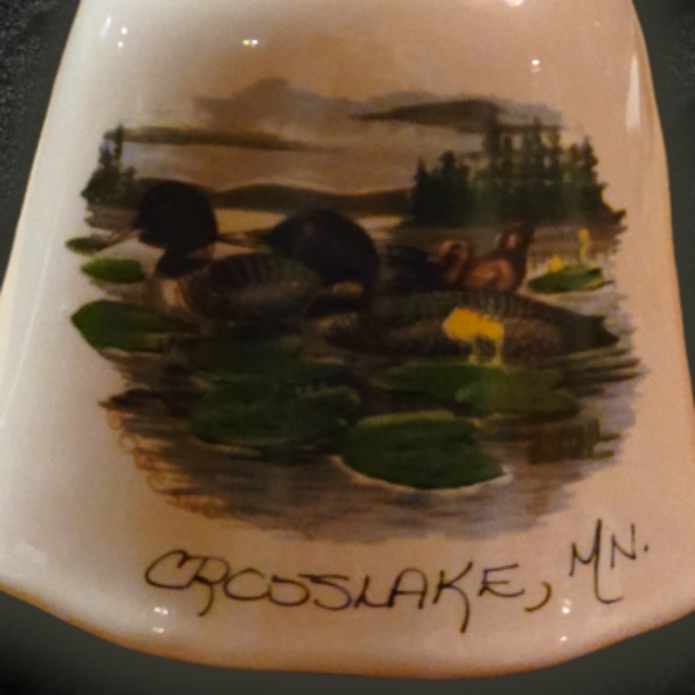 Vtg White Porcelain Crosslake Minnesota Bell State Bird Loons - Picture 4 of 4